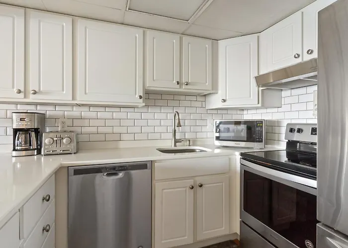 Spacious 2-bedroom On 43rd Street Perfect For Families In Ocean *